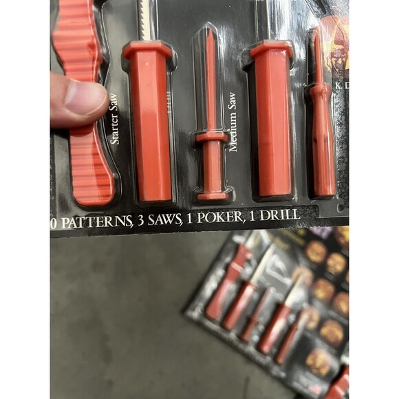 Lot Of 2 Vtg 2001 SEALED Pumpkin Masters Halloween Carving Kit - 10 Patterns - Picture 6 of 6